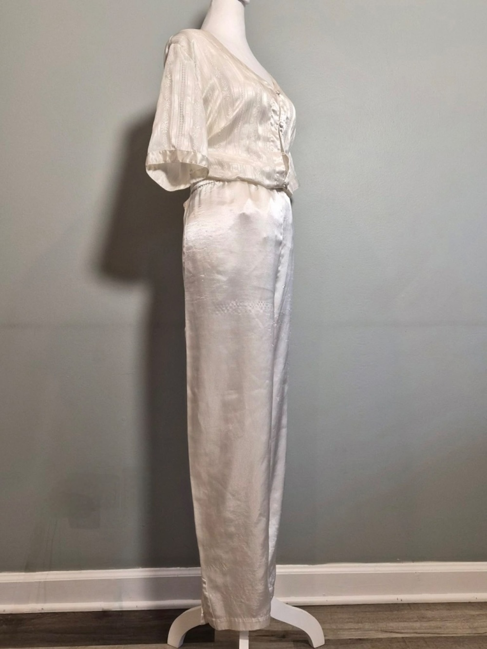 Victoria Secret Vintage 80s Gold Label Romantic Ivory Satin 2 Piece Pajama Set M - Picture 2 of 15